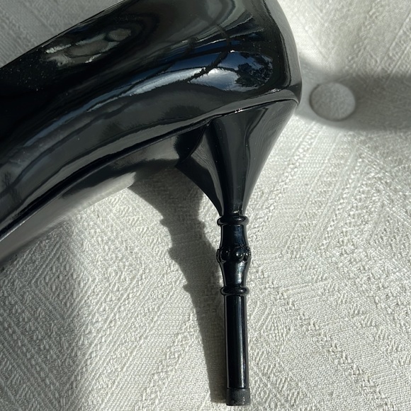 Gucci patent leather high heel with bamboo detail on heel size 39 - Picture 3 of 6